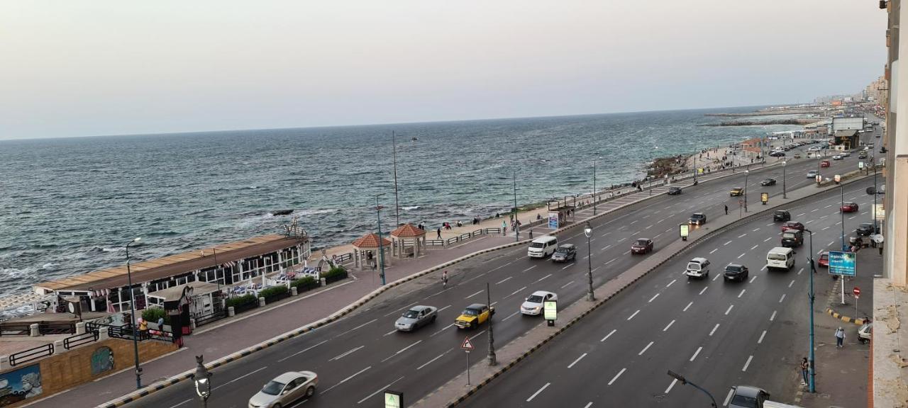 Alex Sea View Apartment - Families Only Александрия Екстериор снимка